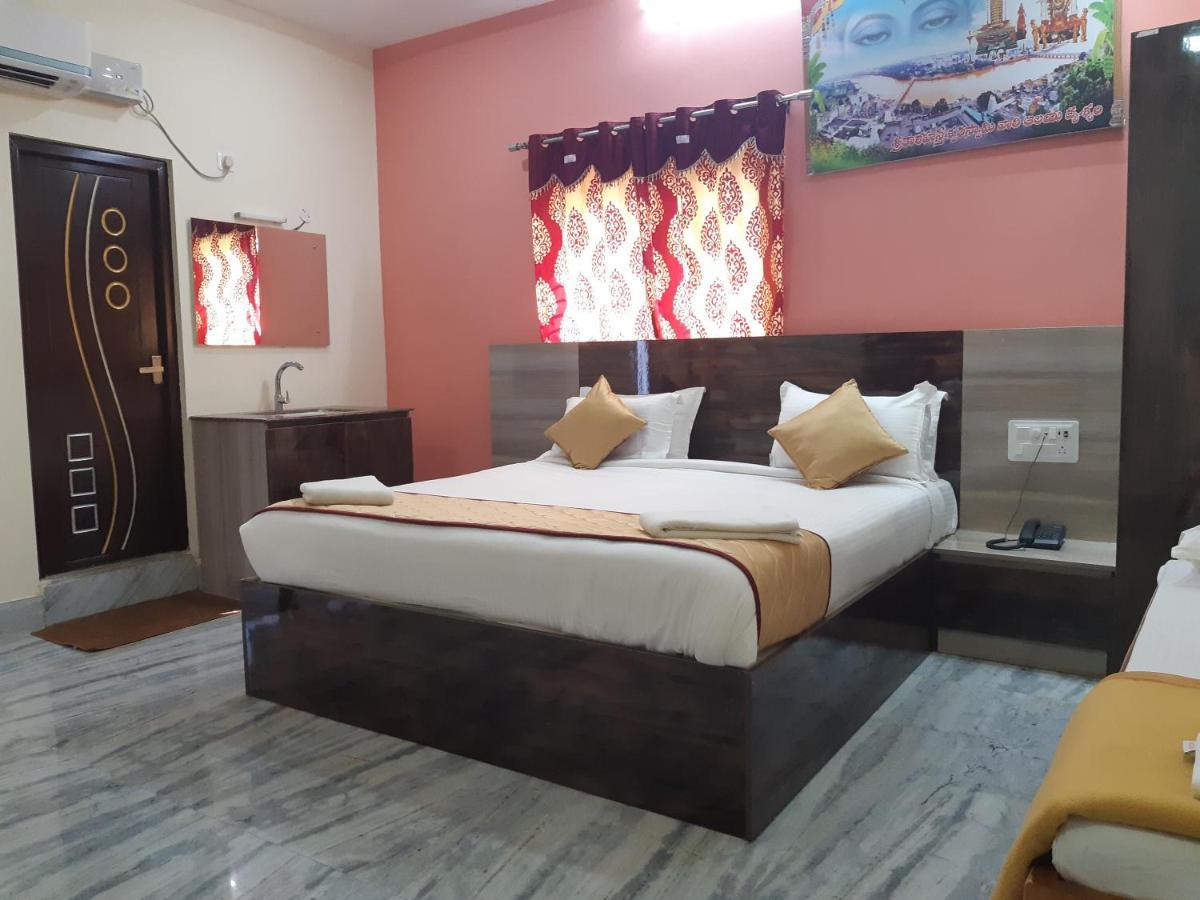 Devansh Bhanu Residency Dbr Srikalahasti Exterior photo